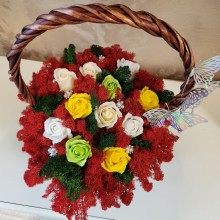 Кошница със сапунени рози и скандинавски мъх 2