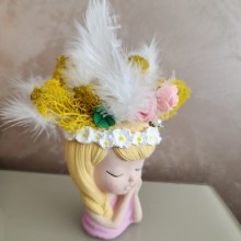 Gift - ceramic painted girls with feathers and Scandinavian moss